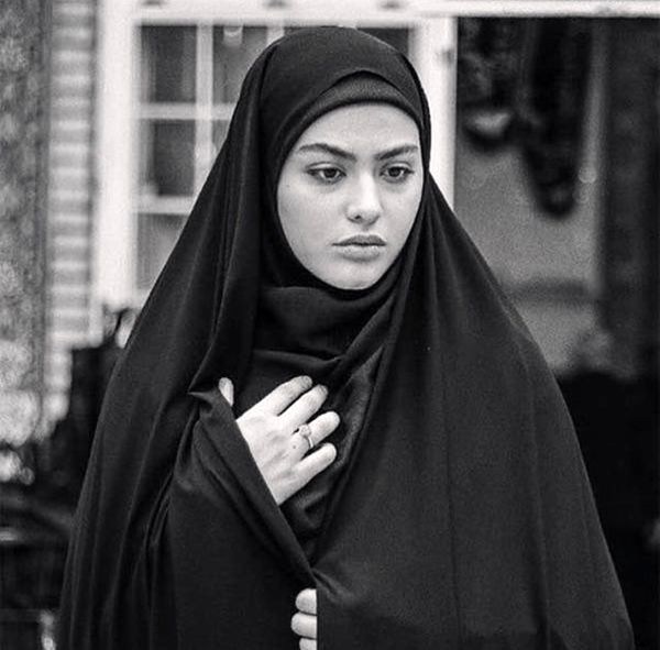 ریحانه پارسا با تیپی متفاوت +عکس