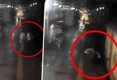 نجات باورنکردنی مسافر هنگام سقوط در شکاف مترو +عکس و فیلم